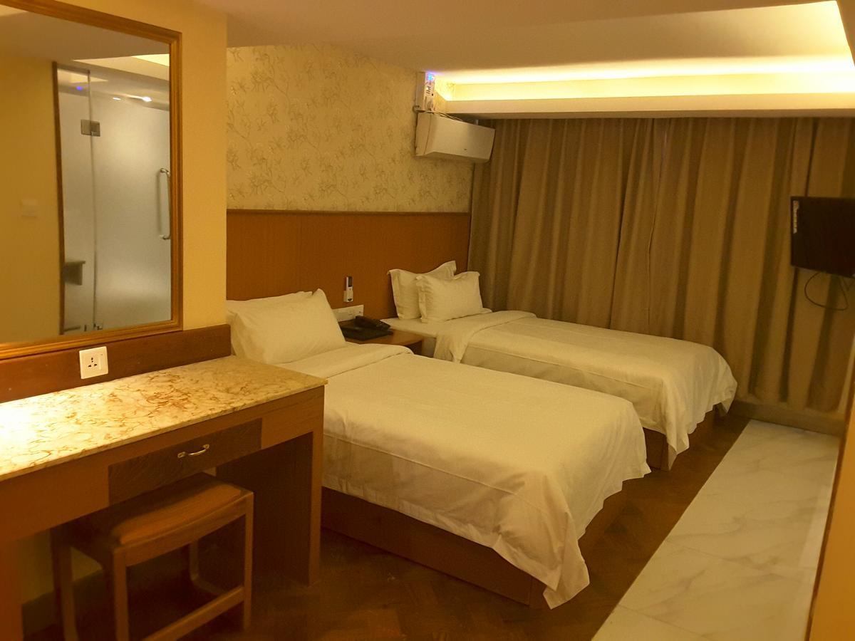 Unity Hotel Mandalay Bagian luar foto